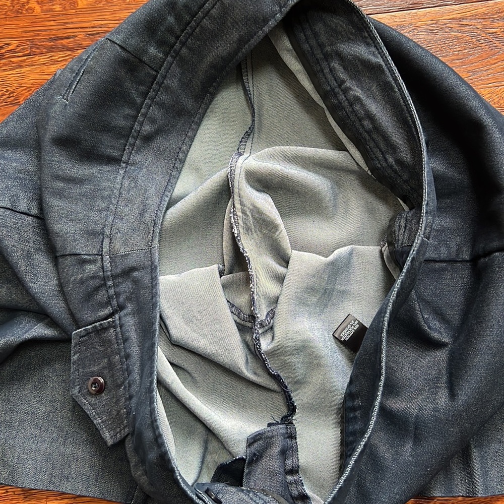 Avenue Stretch Shorts - Picture 6 of 9
